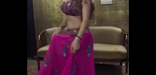 Desi mujra at rich man party